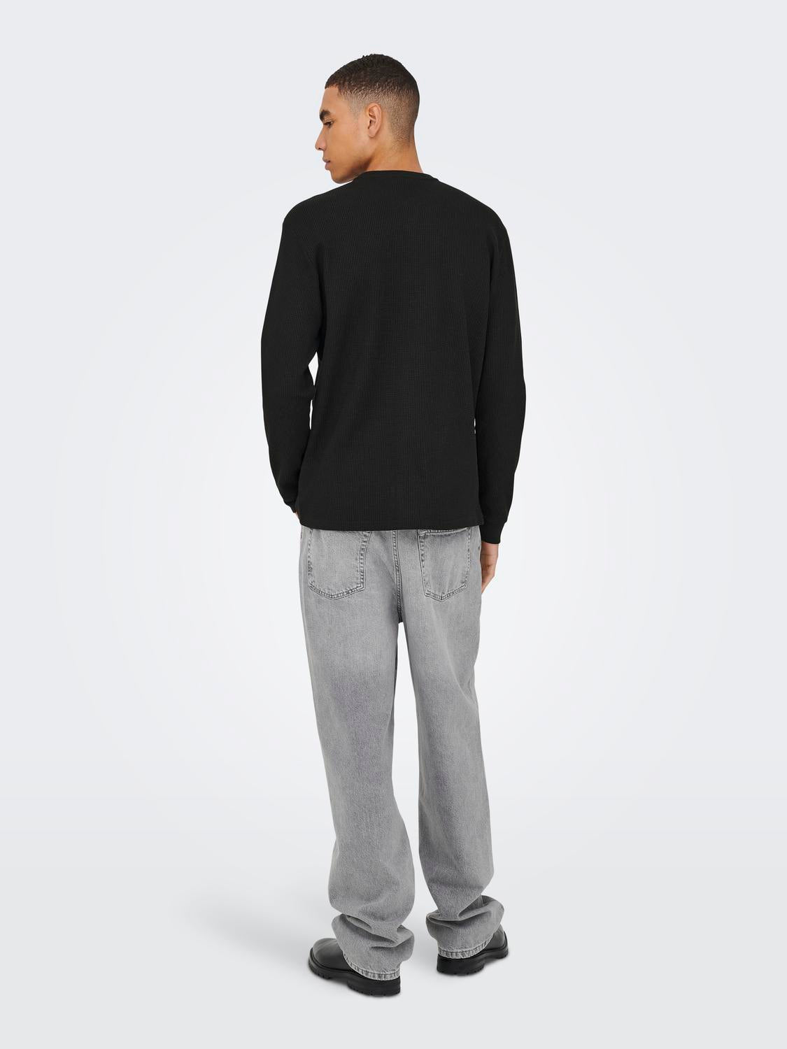 model_shot-back